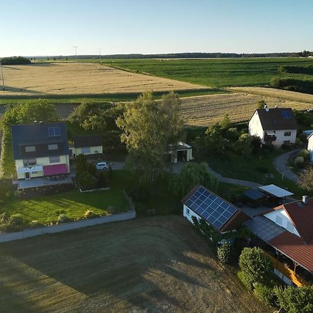 Fewo Haus Hutzelbuck In Idyllisch-Gruener Lage Naehe An Ansbach Exterior foto